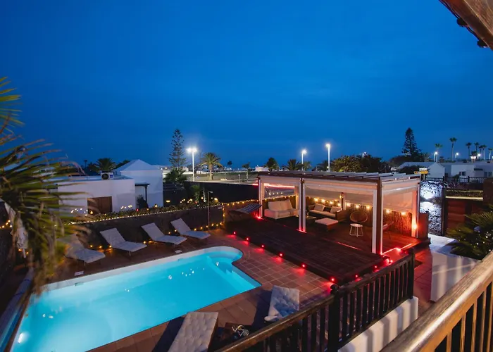 Villa Cavendish With Sea Views And Heatable Pool Close To Flamingo Beach Playa Blanca 